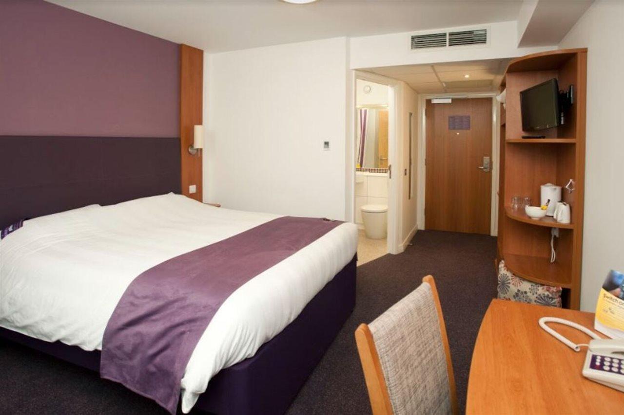 Premier Inn Derry / Londonderry ภายนอก รูปภาพ