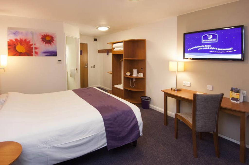 Premier Inn Derry / Londonderry ภายนอก รูปภาพ