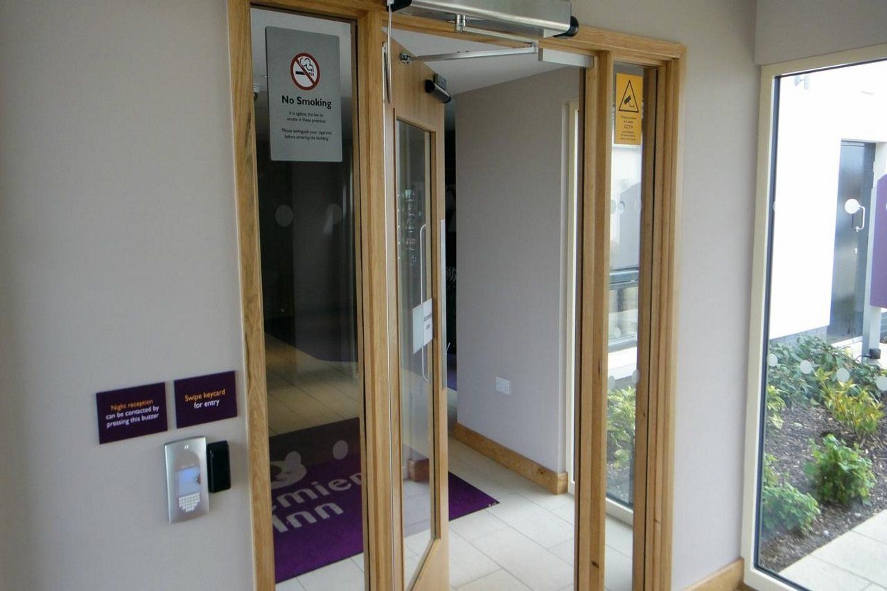 Premier Inn Derry / Londonderry ภายนอก รูปภาพ